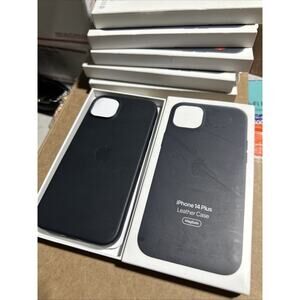 Apple Leather Case with MagSafe for iPhone 14 Plus - Midnight